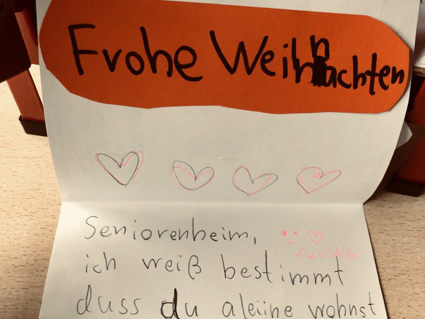 Mit Herzen und Händen: Weihnachtskarten für Senioren gestaltet