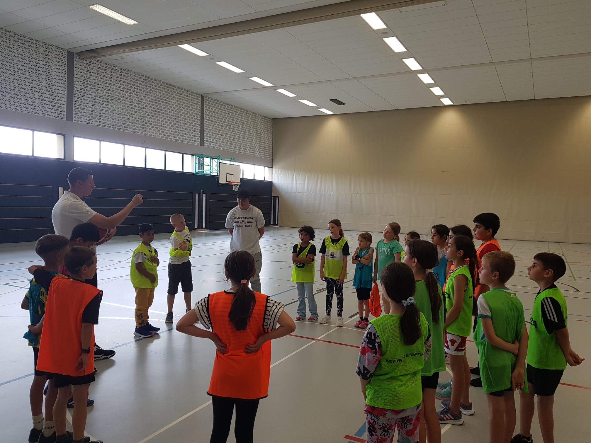 Basketballvormittag mit dem TV Gladenbach – ein sportliches Highlight für den dritten Jahrgang