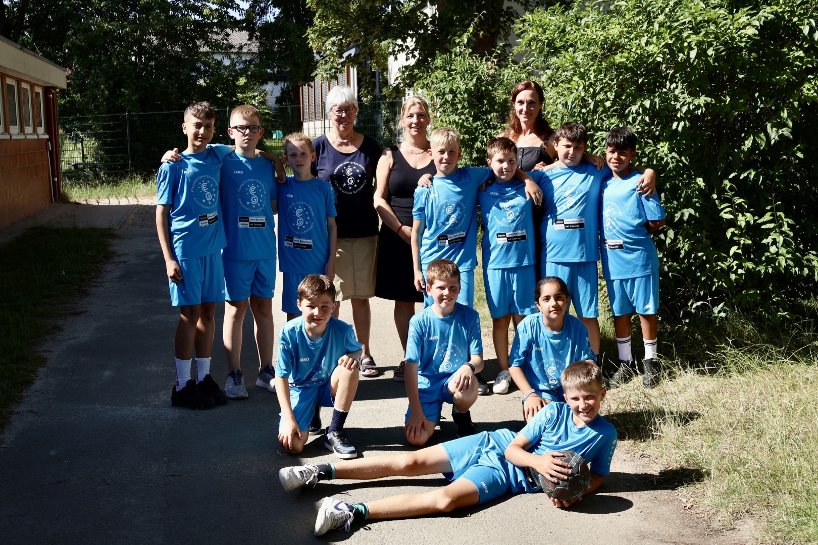 Förderverein der Europaschule investiert in neue Fußballtrikots 